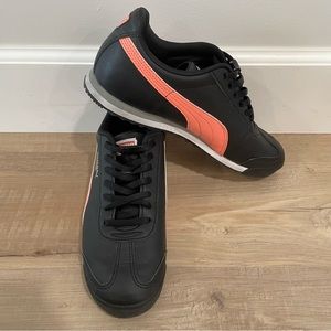 Like New Puma Roma Sneakers Black with Pink Stripe